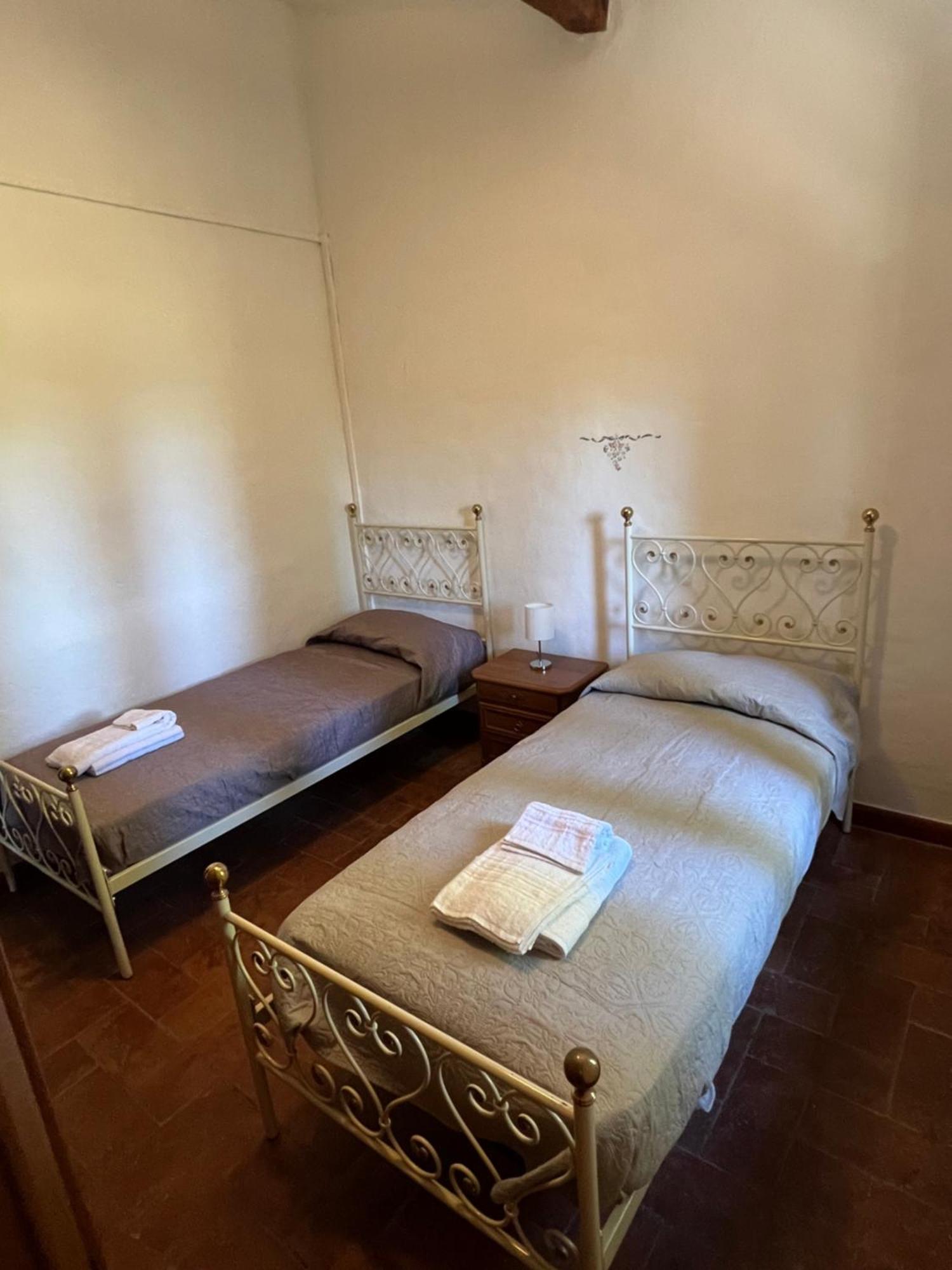 Agriturismo Diffuso Monte Oliveto Maggiore Chiusure Bagian luar foto