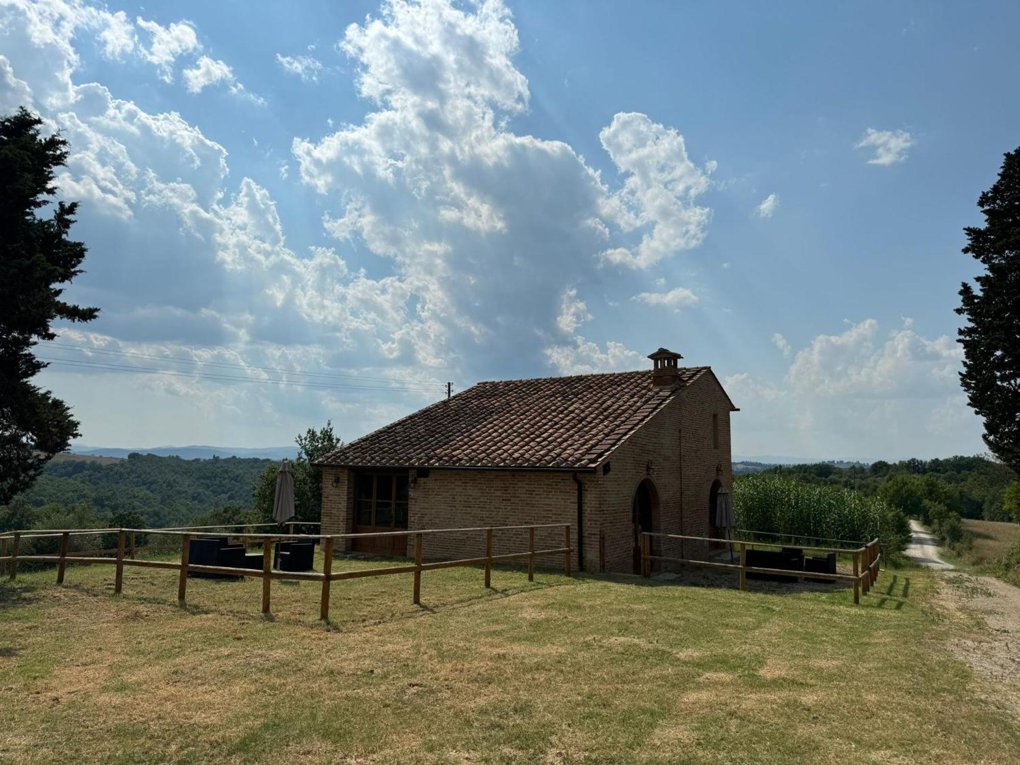 Agriturismo Diffuso Monte Oliveto Maggiore Chiusure Bagian luar foto